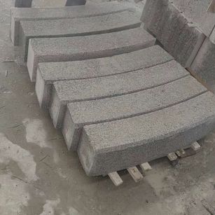 内江芝麻白弧形路牙石