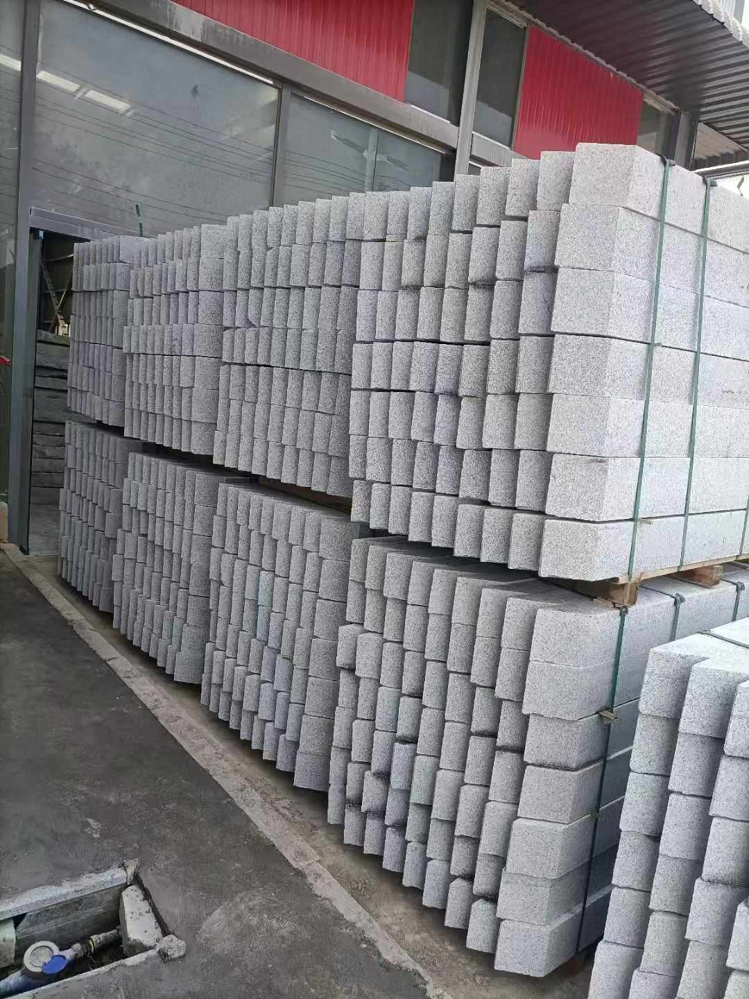 内江芝麻白树围石 树池