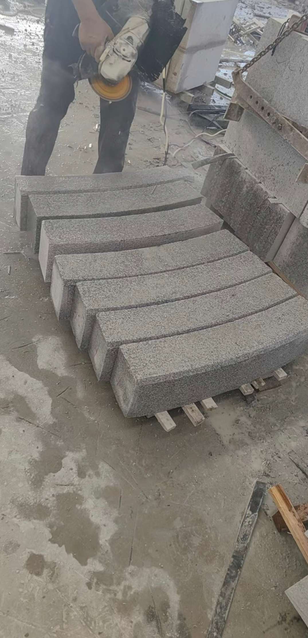 内江芝麻白弧形路牙石