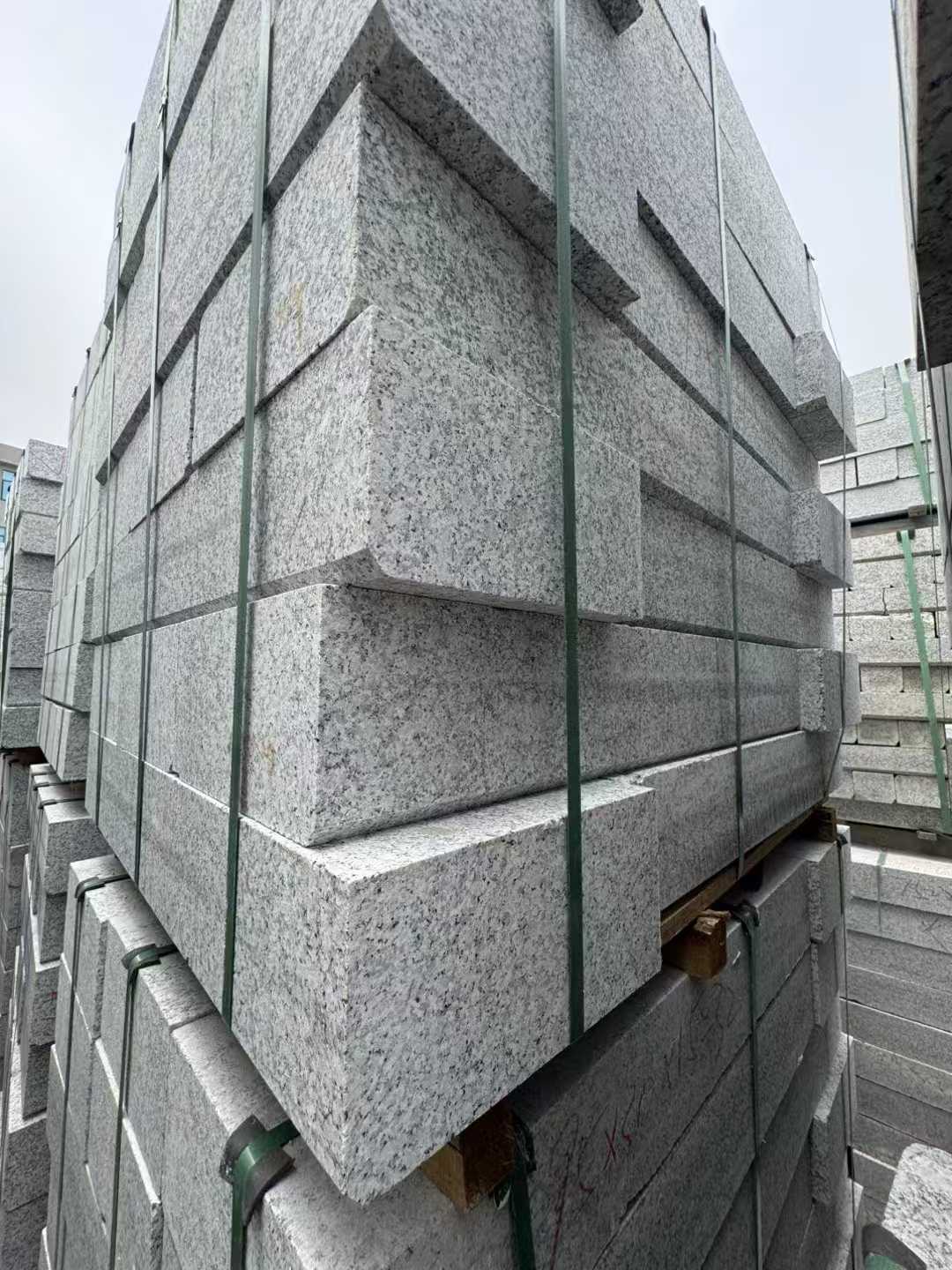 内江芝麻白路牙石 马路牙子