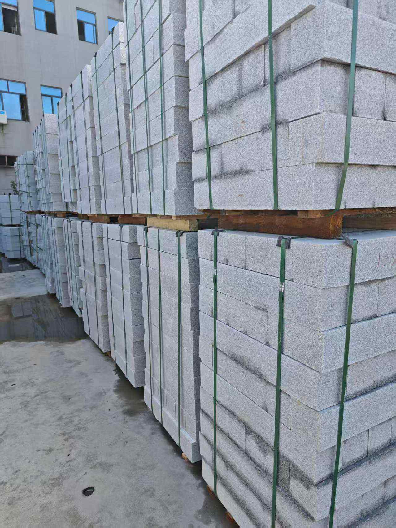 内江芝麻白路牙石，路侧石