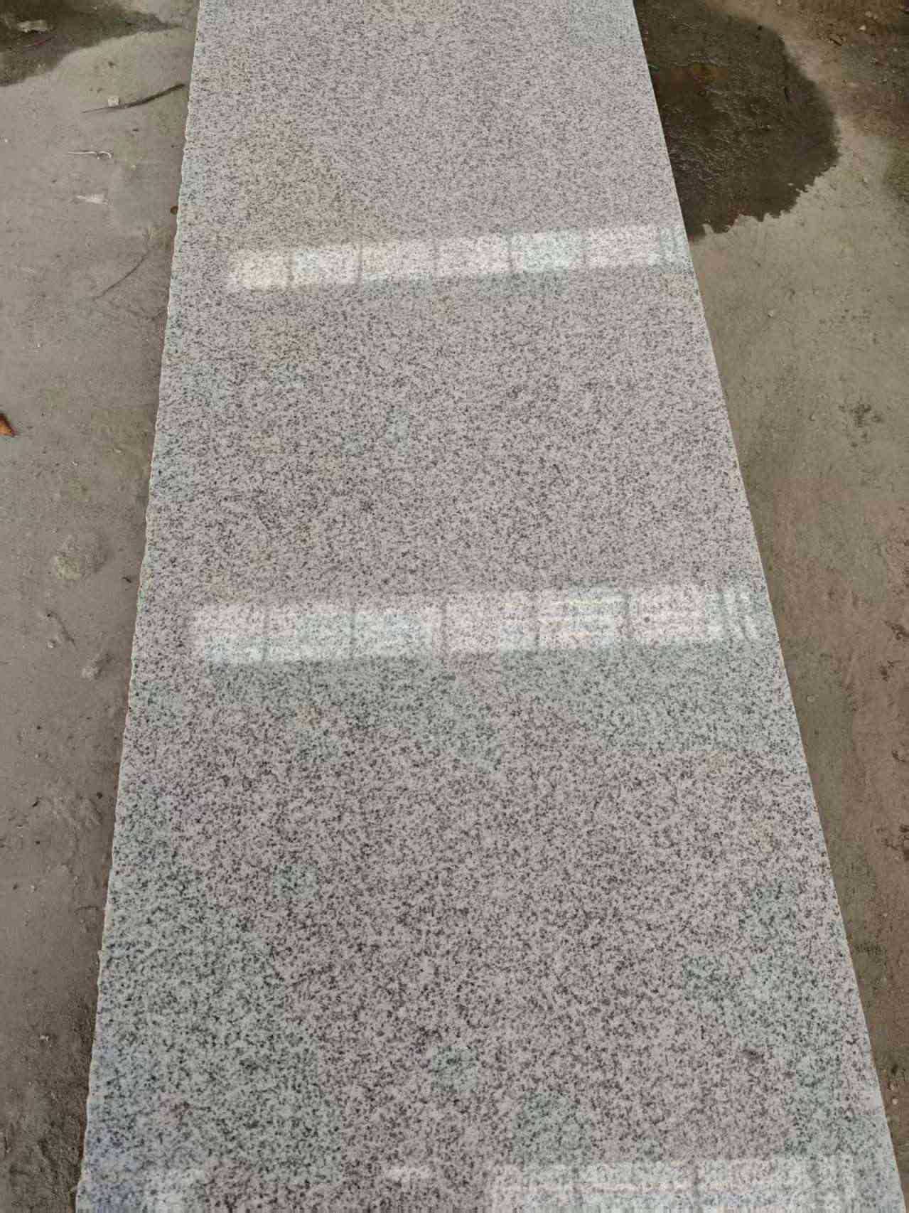 内江芝麻白光面毛板